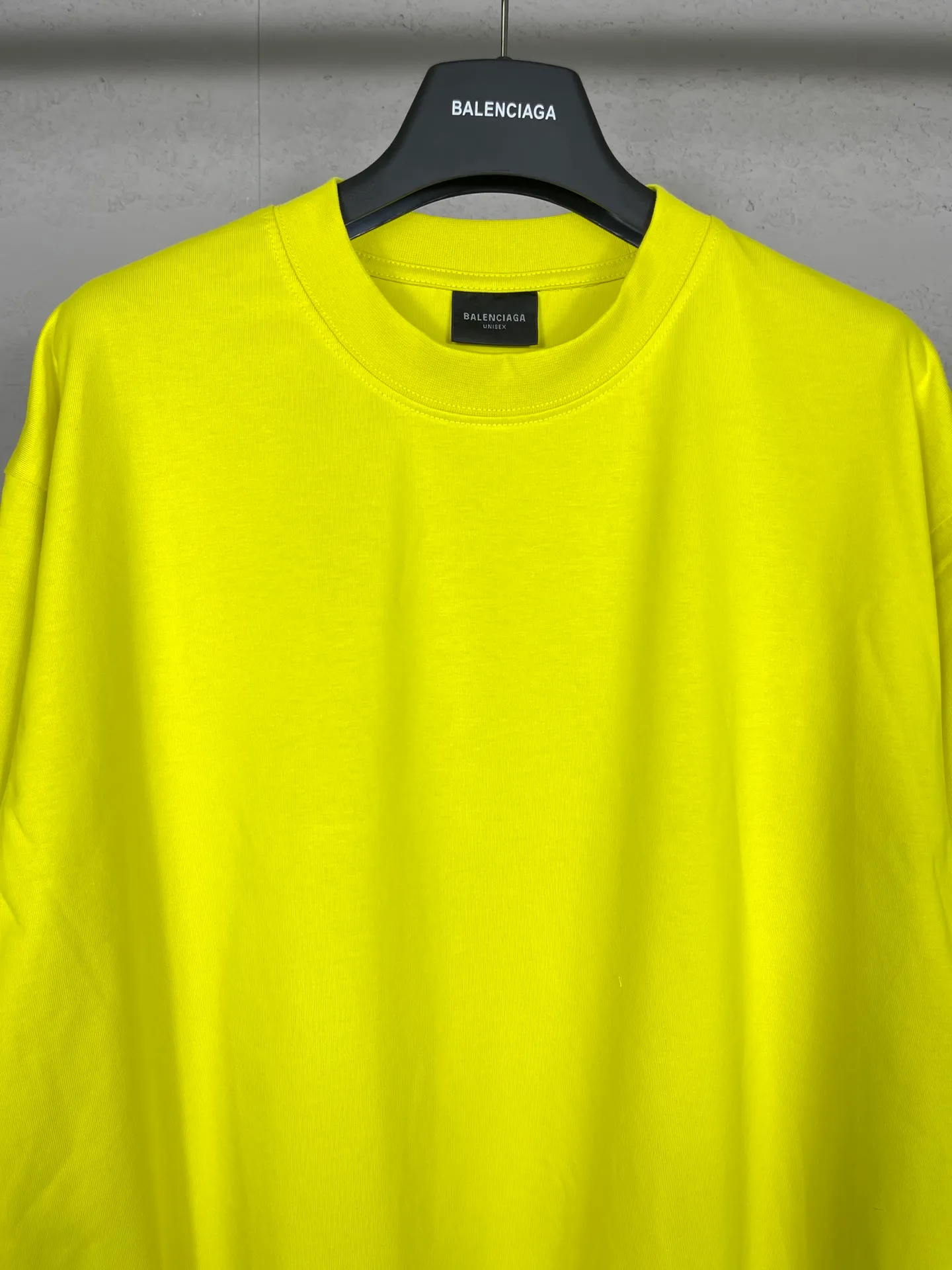 【 . Quality】BALENCI*GA/ . 2024New Arrival. T 。 Y Quality ， ， 。 . Authentic ， ！ ZP 。 260 ， . ， ，。 。 ， 。 OS . Same Style ：BL 223356 : Purple.White.Yellow Size：XS L